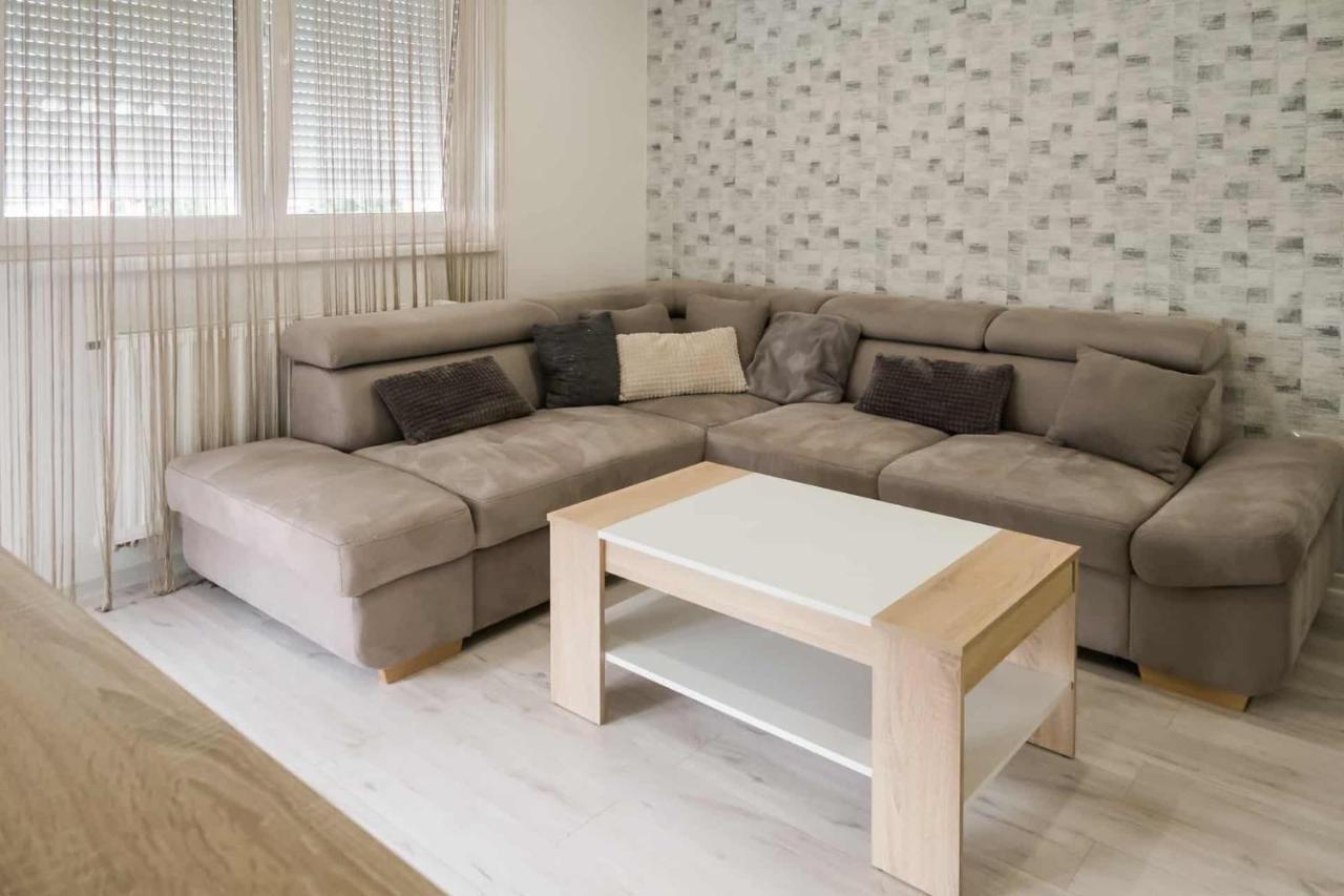 Devai-Lux Apartman Sárvár Exterior foto